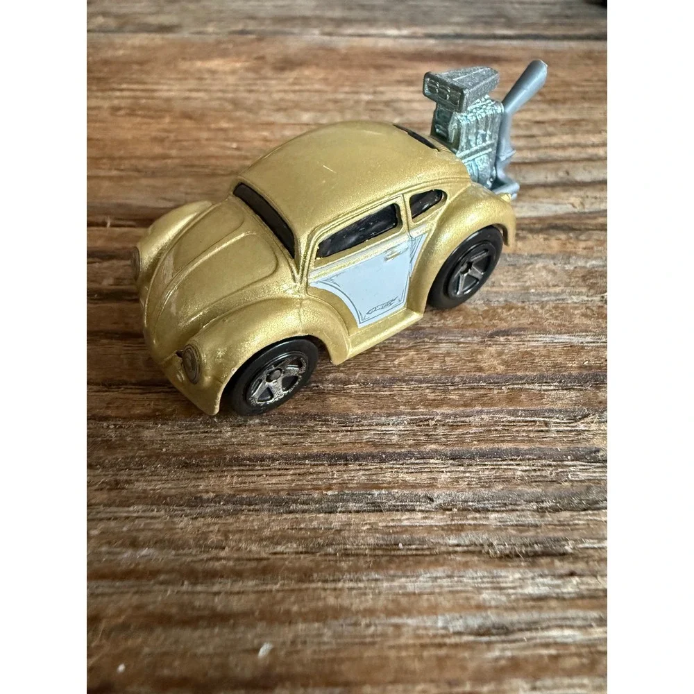Y2K Hot Wheels Volkswagen Beetle Custom Drag Engine Gold 1 64 Scale Bug